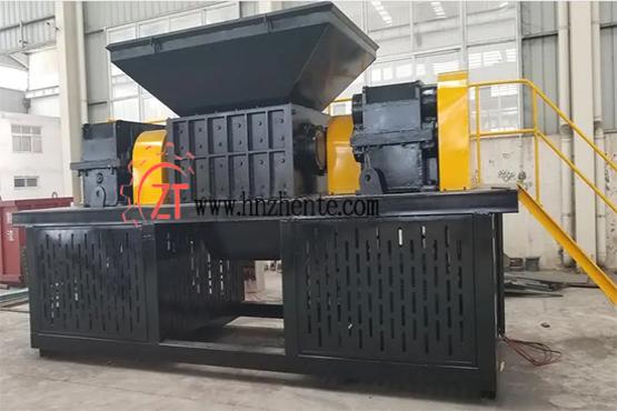 Tire Shredding Machine